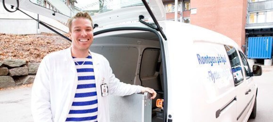 Prosjektleder Alfred Rostad er mannen som kjører rundt til sykehjem i Vestfold. Foto: Helse Sør-Øst Prosjektleder Alfred Rostad er mannen som kjører rundt til sykehjem i Vestfold. Foto: Helse Sør-Øst