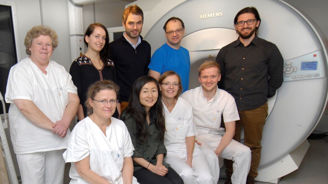 Tverrfaglig forskningsmiljø. Bak fra venstre: Kari Dolven Jacobsen, Ingrid Digernes, Kyrre Eeg Emblem, Oliver Marcel Geier, Endre Grøvik. Foran: Åslaug Helland, Line Brennhaug Nilsen, Cathrine Saxhaug, Edmund Reitan. Tverrfaglig forskningsmiljø. Bak fra venstre: Kari Dolven Jacobsen, Ingrid Digernes, Kyrre Eeg Emblem, Oliver Marcel Geier, Endre Grøvik. Foran: Åslaug Helland, Line Brennhaug Nilsen, Cathrine Saxhaug, Edmund Reitan.