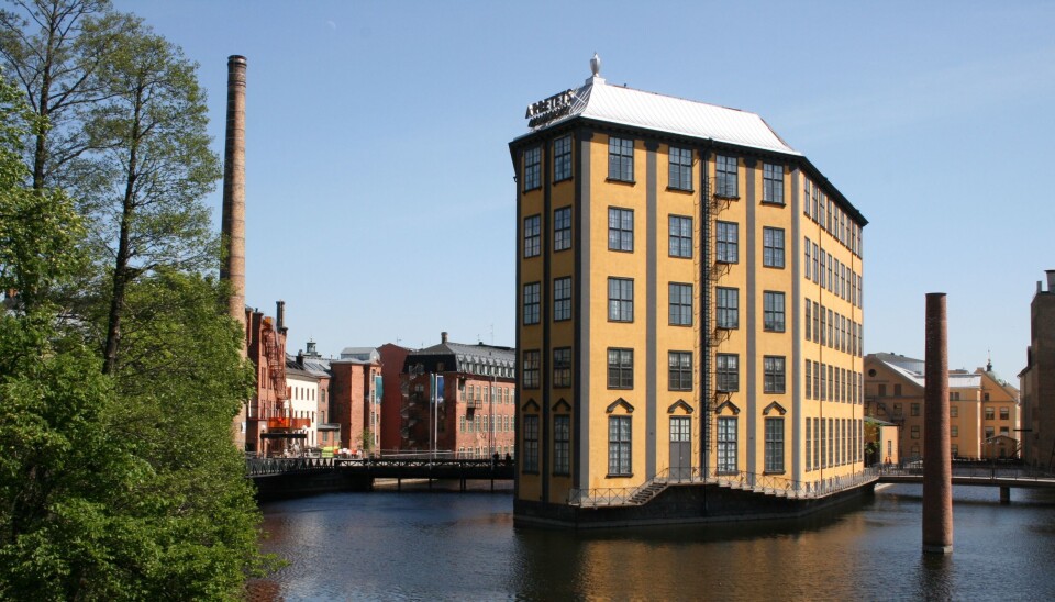 Strykejernet heter dette landemerket sentralt i Norrköping. Bygget fikk sin spesielle form med syv kanter fordi man ville utnytte så mye som mulig av den strømlinjeformede holmen det er bygget på, Laxholmen. FOTO: WIKIMEDIA COMMONS