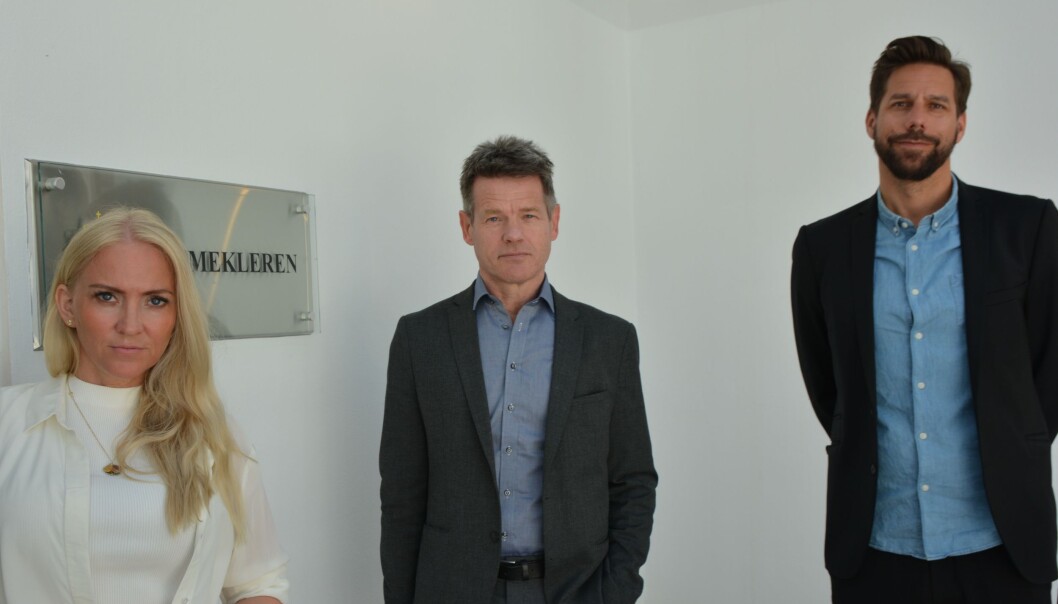 Sykepleierleder Lill Sverresdatter Larsen leder Unios forhandlingsdelegasjon. Her sammen med NRF-leder Bent R. Mikalsen og NRFs forhandlingssjef Ole André Gjerde. Sykepleierleder Lill Sverresdatter Larsen leder Unios forhandlingsdelegasjon. Her sammen med NRF-leder Bent R. Mikalsen og NRFs forhandlingssjef Ole André Gjerde.