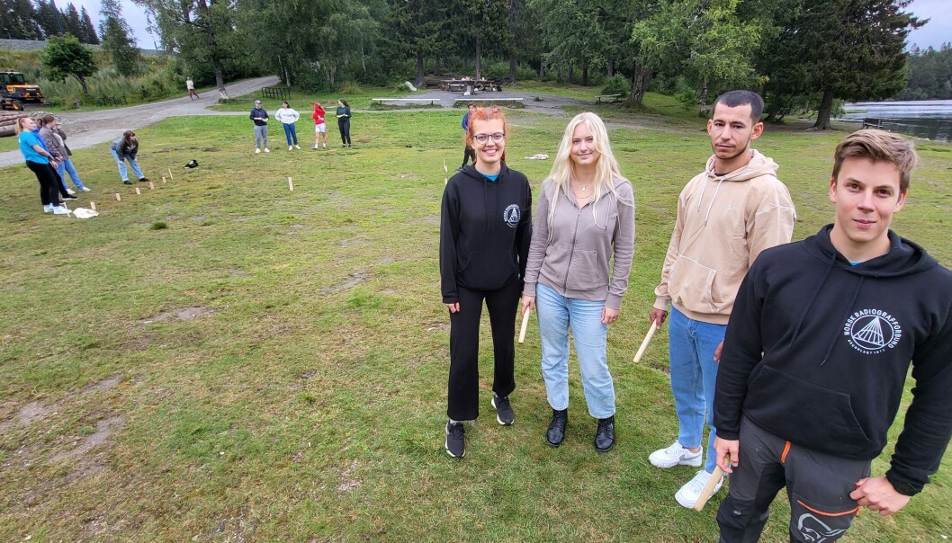 Gunhild Lovise Larsen, Miriam Spange Slettemo, Farzad Osman og Adrian Mogstad er ferske radiografistudistudenter ved NTNU i Trondheim og anbefaler fadderuka for å bli kjent med flere. Gunhild Lovise Larsen, Miriam Spange Slettemo, Farzad Osman og Adrian Mogstad er ferske radiografistudistudenter ved NTNU i Trondheim og anbefaler fadderuka for å bli kjent med flere.